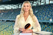 Sorry Wesley Sonck en Filip Joos, wij zijn toch een stuk meer fan van voetbalpresentatrice Daria (foto's)