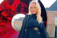 Schaars geklede Lesley-Ann Poppe zorgt voor ferm uitzicht op Ibiza: "Zo rond als een perzik!" (foto's)
