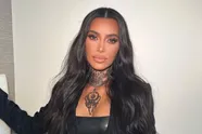 Kim Kardashian vergeet een bh aan te doen, maar haar fans zien het allemaal graag gebeuren (foto's)