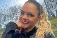 Allesbehalve ijskoud! Loena Hendrickx verruilt haar schaatspakje voor een paar leuke bikini's (foto's)