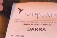 Waanzinnig duur! Man deelt rekening voor een flesje water in Beachclub Ushuaïa op Ibiza
