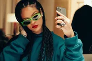 Rihanna promoot nog eens haar eigen lingeriemerk en aan die foto's verbrand je gemakkelijk je vingers