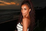 Miauwkes! 'Social Media Queen 2024' Amaka Enem is ook een echte koningin in bikini (foto's)