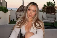 Twitch-babe Azra wil weten of je haar nieuwste bikini leuk vindt... Wij zijn alvast fan! (foto's)