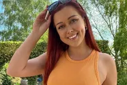 Lotte Vanwezemael die op Ibiza zit, daar hoort natuurlijk een snikhete badpakfoto bij: "Knappe madame!"