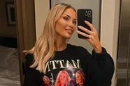 Anouk Matton draaide plaatjes in de bekende club Ushuaïa op Ibiza, maar vooral haar outfit trok de aandacht