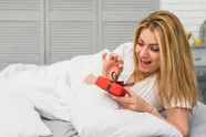 "Help! Ik deed mijn vriendin een pikant speeltje cadeau en nu heeft ze geen zin meer om met mij in bed te duiken"