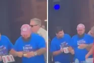 Man stikt tijdens eetwedstrijd, wordt op het podium gered en... doet daarna gewoon verder