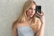 Bab Buelens dropt selfie in knalrode bikini, en dat zorgt wel voor wat animo op haar Instagram (foto's)