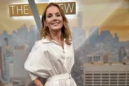 'Ginger Spice' Geri Halliwell poseert voor snikhete badpakfoto's en niemand gelooft dat ze al op tram 5 zit