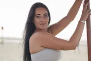 Nicolleke uit 'Massa is Kassa' pronkt in badpak en de commentaren zijn weer 'heftig': "Tijd voor de fitness, spook!"