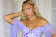 Alexis Ren gooit nog eens wat kleren uit om te tonen waarom ze bijna 18 miljoen volgers heeft (foto's)