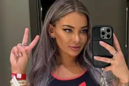 Ex-stripper Hayley onthult wat 80% van de mannen doet tijdens vrijgezellenfeestjes: "Het is hun fantasie..."