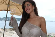Sarah, het lief van Viktor Verhulst, maakt de tongen los met imposant decolleté: "Hoe mooi kun je zijn!?" (foto's)