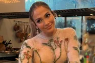 Jennifer Lopez verschijnt op première van nieuwste film in doorschijnende jurk en plots is de film zelf bijzaak