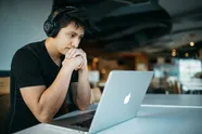 Volgens recruiters moet je één ding zeker doen tijdens een online sollicitatiegesprek: "Het creëert vertrouwen"