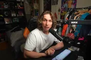 YouTuber Acid stelt zijn nieuw lief voor en reageert op beschuldigingen van overspel: "Zij verdient dit niet"
