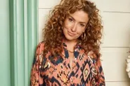 Costa-bom Katja Schuurman viert haar 50e verjaardag in stijl: met een zeer 'ondeugende' fotoshoot!