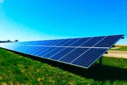 Boeren verzetten zich plots massaal tegen... zonnepanelen: "Je kunt ze niet eten!"