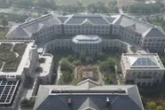 Binnenkijken in een verlaten luxueus 5 sterrenhotel: "Het lijkt heel die tijd onaangeroerd gebleven"