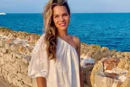 Ex-K3'tje Klaasje viert haar verjaardag in bikini en maakt indruk met haar sixpack: "Die buikspieren!" (foto's)