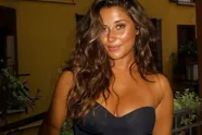 Vlaamse Love Island-bom Raphaella deelt een strandfilmpje waar je toch wel wat vapeurs van krijgt
