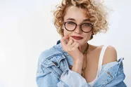 Stijlvol blijven kijken: hoe je een bril kiest die bij je past