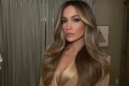Wauw! Jennifer Lopez zet op haar 55ste Instagram in vuur en vlam met selfie in een strakke bodysuit