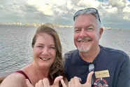 Koppel verkoopt bedrijf en vertrekt voor 15 jaar op all-inclusive cruise: "Mensen schrikken als we de prijs onthullen"