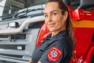 'Lekkerste brandweervrouw ter wereld' Gunn Narten neemt een ijsbad in bikini en daar krijgen wij het warm van