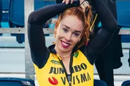 Schaatskampioene Antoinette de Jong laat haar 'killer curves' zien in bikini: "Beestig knap!" (foto's)