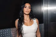 Kim Kardashian 'heetste vrouw op aarde' gedoopt na bikinifoto's die heel Instagram doen daveren