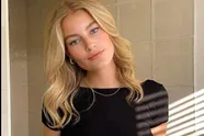 Juf Jitske is heel populair, vooral bij de papa's, en deze foto's tonen waarom dat zo is