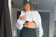 Jennifer Lopez pakt tijdens optreden uit met héél gewaagde (diep uitgesneden) outfit (video)