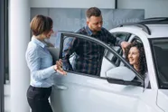 Autoverkoper legt uit waarom je best nooit familie of vrienden meeneemt als je een auto gaat kopen