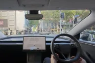 Tesla toont beelden van 'Full Self-Driving' in actie met zeldzaam verkeersmanoeuvre: "Dit is heel lastig"