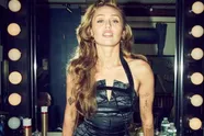 Miley Cyrus trekt de aandacht in doorschijnende jurk: "Pure elegantie met een randje!"