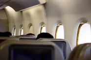 Passagier doet schokkende ontdekking tijdens vlucht, waarna het gehele cabinepersoneel geschorst wordt