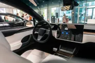 Auto-expert legt uit waarom Tesla's zo snel in waarde dalen, soms zelfs de helft in één jaar tijd