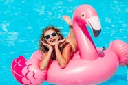 Dit is waarom jouw cruise-vakantie plots 'wilder' kan worden door... een roze opblaasbare flamingo