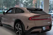 Van smartphones naar SUV’s: Xiaomi lanceert elektrische auto met stormachtig succes