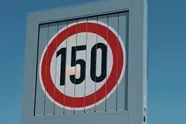 Ook een idee voor bij ons? In dit EU-land mag je binnenkort 150 kilometer per uur rijden