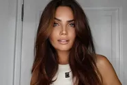 Daarom kreeg ze de titel: voormalige 'mooiste vrouw van Nederland' showt bloedheet lichaam in bikini (foto's)