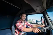 Bart (42) onthult de waarheid over zijn loon als vrachtwagenchauffeur in Vlaanderen: "De schoonste stiel die er is!"