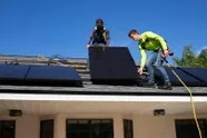 Steeds meer Vlamingen lopen in dezelfde val met hun zonnepanelen: "Ik probeerde iets goed te doen, en werd afgestraft!"