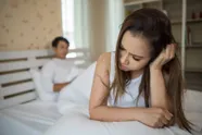 Saar (24) verloor haar maagdelijkheid aan haar oudere vriend (35): "Maar door wat hij daarna deed, was ik in shock!"