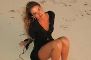 Surfbabe Maria toont in bikini waarom ze in Spanje een absolute ster is (vooral bij de mannen)