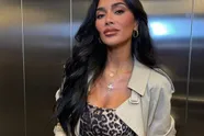 Miauwkes! Ex-Pussycat Doll Nicole Scherzinger toont in bikini waarom zoveel mannen aan haar voeten liggen