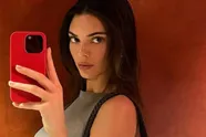 Kendall Jenner zoekt nog eens het randje van Instagram op door met én zonder bikini te poseren