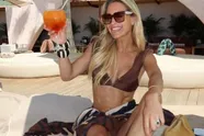 Kiki uit 'The Real Housewives' is nog steeds fan van een BV die ooit haar lief was... Wij zijn vooral fan van haar snikhete bikinifoto's!